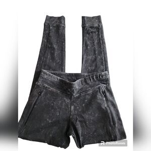 Victoria's Secret Pink acid washed leggings